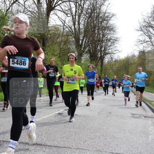 12.04.2026 - 45. Internationalen Wilhelmsburger Insellauf Yannick Fuchs http://msf.ph/oto/9505047 12.04.2026 12:55:15 Laufen 5486, 4123, 5177, 3859, 24, 765, 3170, 2536 meine-sportfotos.de