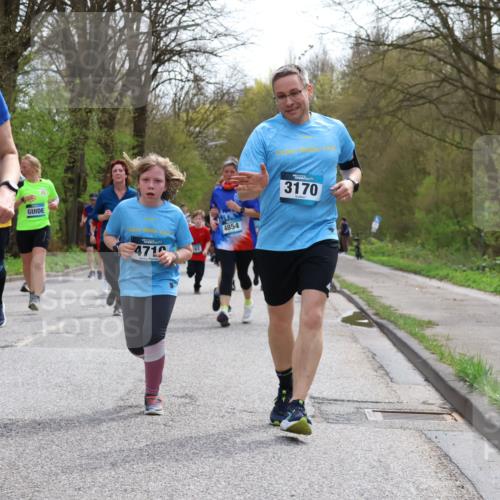 12.04.2026 - 45. Internationalen Wilhelmsburger Insellauf Yannick Fuchs http://msf.ph/oto/9505056 12.04.2026 12:55:17 Laufen 2536, 09, 4710, 4854, 3170 meine-sportfotos.de