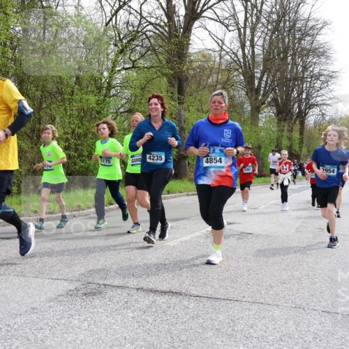 12.04.2026 - 45. Internationalen Wilhelmsburger Insellauf Yannick Fuchs http://msf.ph/oto/9505075 12.04.2026 12:55:21 Laufen 3129, 5175, 4235, 4854, 5061, 2954 meine-sportfotos.de