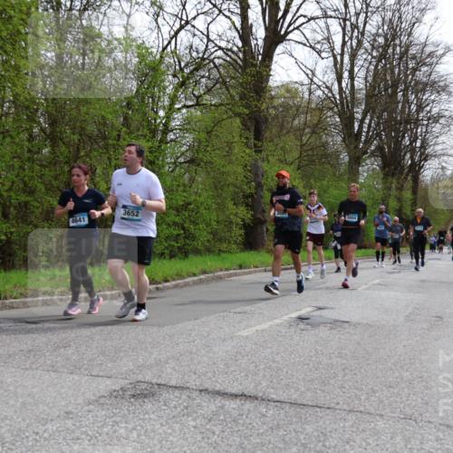 12.04.2026 - 45. Internationalen Wilhelmsburger Insellauf Yannick Fuchs http://msf.ph/oto/9505109 12.04.2026 12:55:28 Laufen 3652, 4641, 3804 meine-sportfotos.de