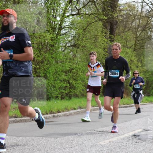 12.04.2026 - 45. Internationalen Wilhelmsburger Insellauf Yannick Fuchs http://msf.ph/oto/9505115 12.04.2026 12:55:29 Laufen 3804, 3618, 3862 meine-sportfotos.de