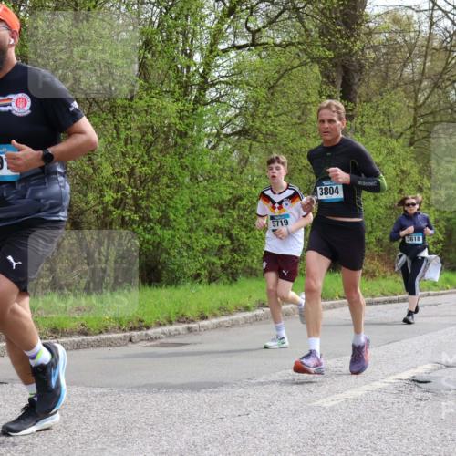 12.04.2026 - 45. Internationalen Wilhelmsburger Insellauf Yannick Fuchs http://msf.ph/oto/9505116 12.04.2026 12:55:29 Laufen 359, 5719, 3804, 3618, 3862, 3278 meine-sportfotos.de