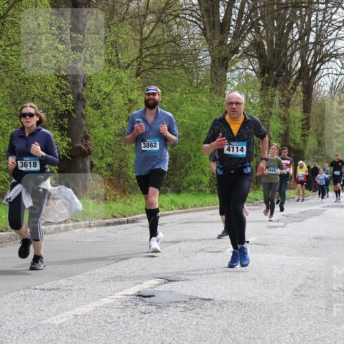 12.04.2026 - 45. Internationalen Wilhelmsburger Insellauf Yannick Fuchs http://msf.ph/oto/9505122 12.04.2026 12:55:31 Laufen 3862, 4114, 3618, 5658, 2335 meine-sportfotos.de