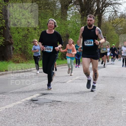 12.04.2026 - 45. Internationalen Wilhelmsburger Insellauf Yannick Fuchs http://msf.ph/oto/9505167 12.04.2026 12:55:41 Laufen 5072, 3489, 5588, 5677, 4797 meine-sportfotos.de