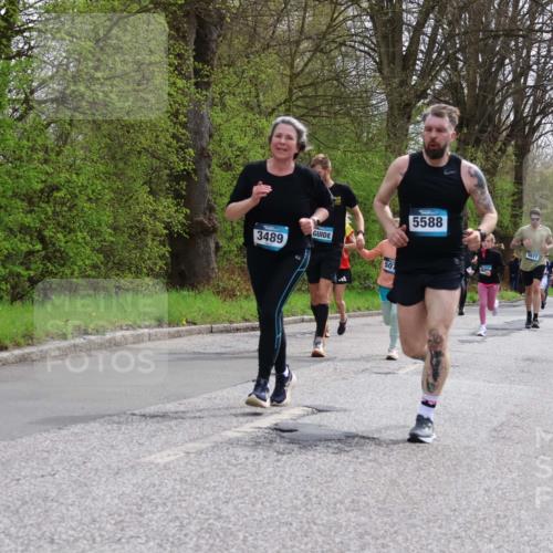 12.04.2026 - 45. Internationalen Wilhelmsburger Insellauf Yannick Fuchs http://msf.ph/oto/9505169 12.04.2026 12:55:42 Laufen 3489, 507, 5588, 5677, 4737 meine-sportfotos.de
