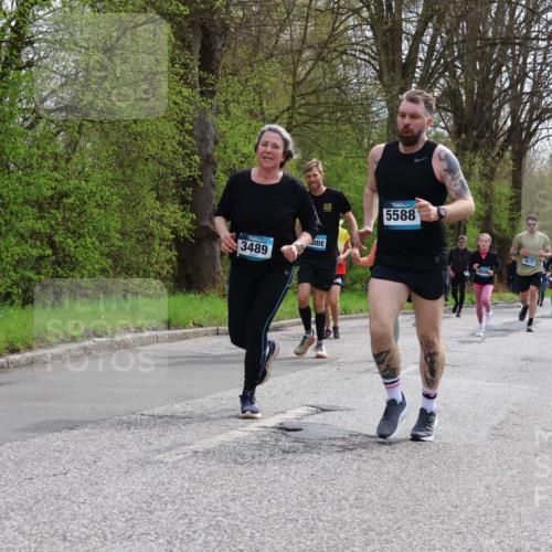 12.04.2026 - 45. Internationalen Wilhelmsburger Insellauf Yannick Fuchs http://msf.ph/oto/9505170 12.04.2026 12:55:42 Laufen 3489, 5588, 4886, 5677, 4797 meine-sportfotos.de