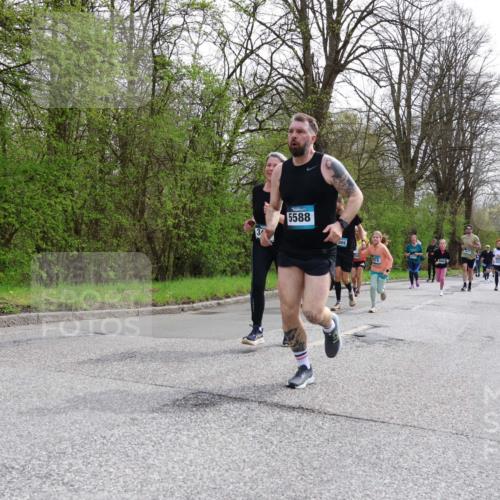 12.04.2026 - 45. Internationalen Wilhelmsburger Insellauf Yannick Fuchs http://msf.ph/oto/9505176 12.04.2026 12:55:43 Laufen 5588, 072 meine-sportfotos.de