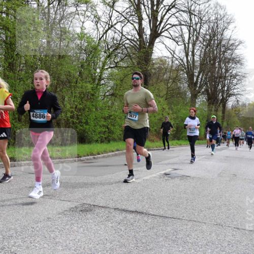 12.04.2026 - 45. Internationalen Wilhelmsburger Insellauf Yannick Fuchs http://msf.ph/oto/9505201 12.04.2026 12:55:48 Laufen 2089, 4886, 5677, 4797 meine-sportfotos.de