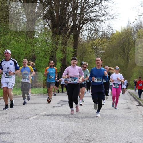 12.04.2026 - 45. Internationalen Wilhelmsburger Insellauf Yannick Fuchs http://msf.ph/oto/9505218 12.04.2026 12:55:52 Laufen 466, 5859, 4821, 4099, 4100, 48, 5165, 2584 meine-sportfotos.de