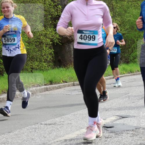 12.04.2026 - 45. Internationalen Wilhelmsburger Insellauf Yannick Fuchs http://msf.ph/oto/9505227 12.04.2026 12:55:55 Laufen 5859, 4099, 313, 4100 meine-sportfotos.de