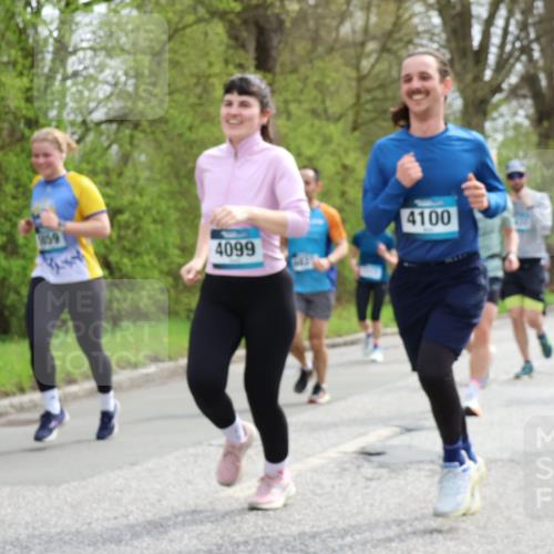 12.04.2026 - 45. Internationalen Wilhelmsburger Insellauf Yannick Fuchs http://msf.ph/oto/9505229 12.04.2026 12:55:55 Laufen 159, 4099, 4100 meine-sportfotos.de