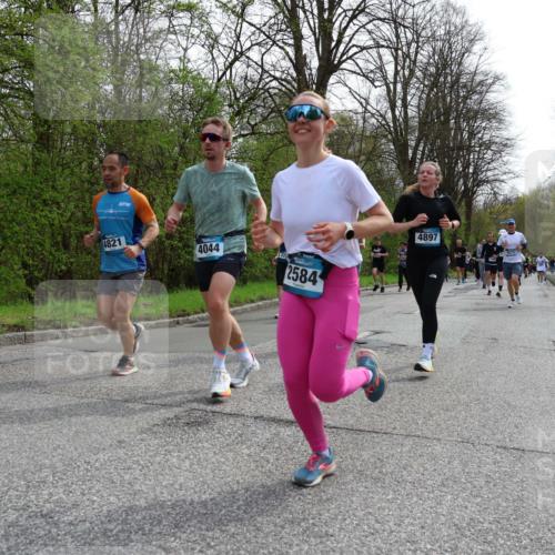 12.04.2026 - 45. Internationalen Wilhelmsburger Insellauf Yannick Fuchs http://msf.ph/oto/9505240 12.04.2026 12:55:57 Laufen 4821, 4044, 331, 2584, 4897 meine-sportfotos.de