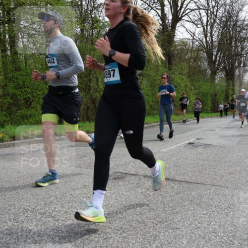 12.04.2026 - 45. Internationalen Wilhelmsburger Insellauf Yannick Fuchs http://msf.ph/oto/9505246 12.04.2026 12:55:58 Laufen 4432, 1897, 270, 4133, 4273 meine-sportfotos.de