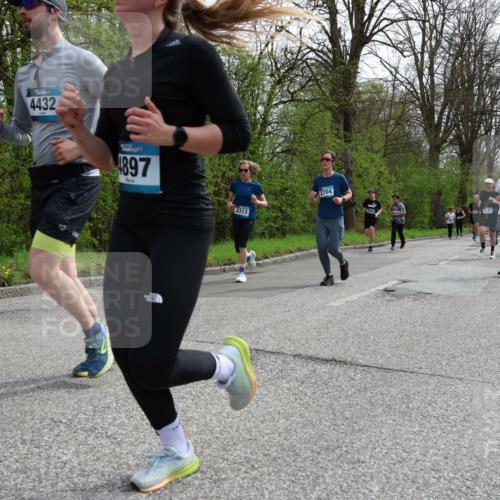 12.04.2026 - 45. Internationalen Wilhelmsburger Insellauf Yannick Fuchs http://msf.ph/oto/9505247 12.04.2026 12:55:58 Laufen 4432, 4897, 3313, 2704, 4273 meine-sportfotos.de