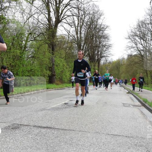 12.04.2026 - 45. Internationalen Wilhelmsburger Insellauf Yannick Fuchs http://msf.ph/oto/9505263 12.04.2026 12:56:02 Laufen 4133, 506, 5564 meine-sportfotos.de