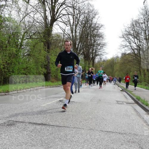 12.04.2026 - 45. Internationalen Wilhelmsburger Insellauf Yannick Fuchs http://msf.ph/oto/9505266 12.04.2026 12:56:02 Laufen 5066, 5564, 413 meine-sportfotos.de