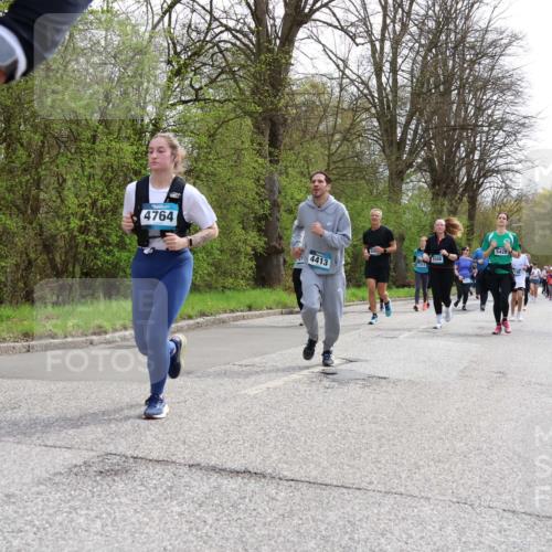 12.04.2026 - 45. Internationalen Wilhelmsburger Insellauf Yannick Fuchs http://msf.ph/oto/9505272 12.04.2026 12:56:04 Laufen 4764, 2412, 57, 4413, 2508, 5428 meine-sportfotos.de