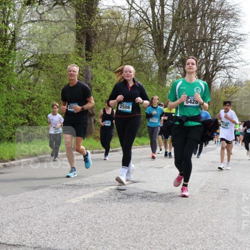 12.04.2026 - 45. Internationalen Wilhelmsburger Insellauf Yannick Fuchs http://msf.ph/oto/9505284 12.04.2026 12:56:06 Laufen 5735, 4951, 559, 5448, 2508, 2412, 5428, 198, 2478 meine-sportfotos.de