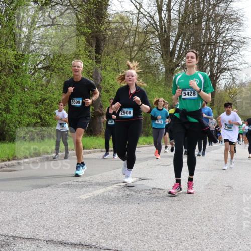 12.04.2026 - 45. Internationalen Wilhelmsburger Insellauf Yannick Fuchs http://msf.ph/oto/9505285 12.04.2026 12:56:06 Laufen 5735, 5599, 4951, 5448, 2508, 2412, 5428, 5198, 2478 meine-sportfotos.de