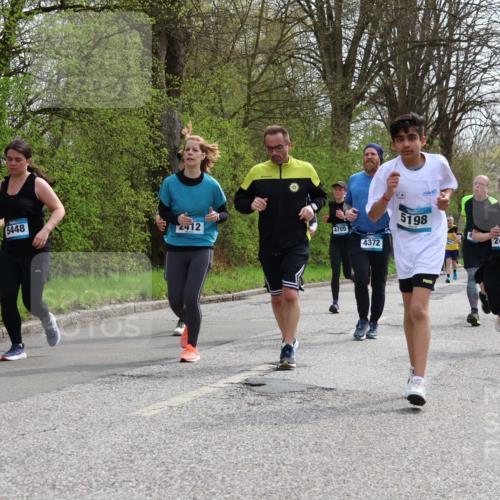 12.04.2026 - 45. Internationalen Wilhelmsburger Insellauf Yannick Fuchs http://msf.ph/oto/9505297 12.04.2026 12:56:08 Laufen 5448, 4412, 4705, 4372, 5198, 2478, 5208 meine-sportfotos.de