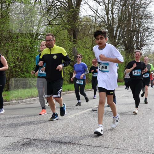 12.04.2026 - 45. Internationalen Wilhelmsburger Insellauf Yannick Fuchs http://msf.ph/oto/9505304 12.04.2026 12:56:10 Laufen 241, 5440, 4373, 4705, 198, 2478, 4885 meine-sportfotos.de