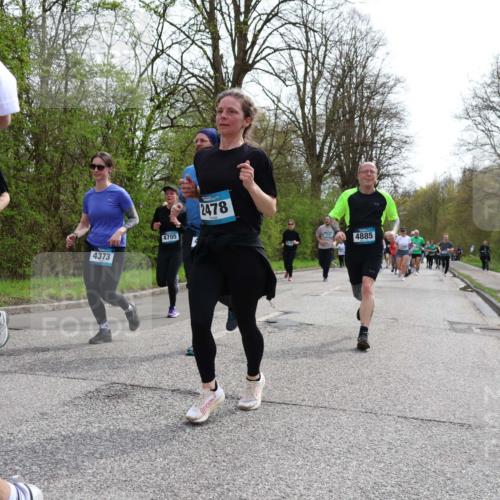 12.04.2026 - 45. Internationalen Wilhelmsburger Insellauf Yannick Fuchs http://msf.ph/oto/9505311 12.04.2026 12:56:11 Laufen 4373, 4705, 2478, 4885 meine-sportfotos.de