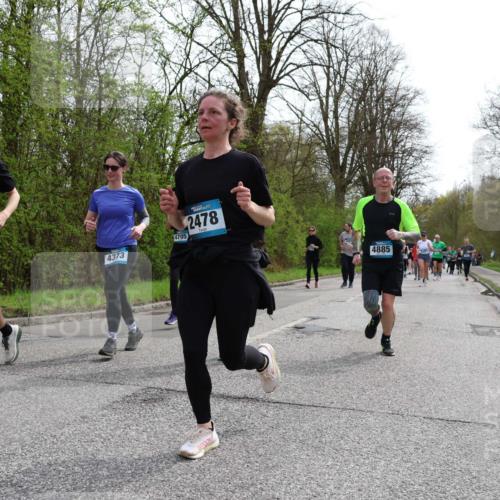 12.04.2026 - 45. Internationalen Wilhelmsburger Insellauf Yannick Fuchs http://msf.ph/oto/9505312 12.04.2026 12:56:11 Laufen 2477, 4373, 4705, 2478, 4885 meine-sportfotos.de