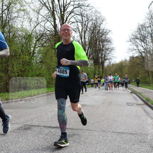 12.04.2026 - 45. Internationalen Wilhelmsburger Insellauf Yannick Fuchs http://msf.ph/oto/9505316 12.04.2026 12:56:12 Laufen 4372, 4885 meine-sportfotos.de
