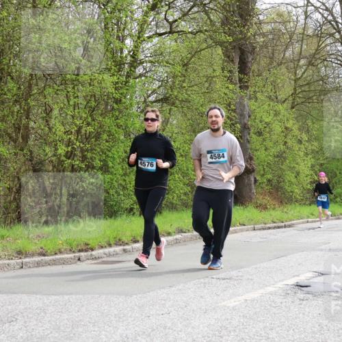 12.04.2026 - 45. Internationalen Wilhelmsburger Insellauf Yannick Fuchs http://msf.ph/oto/9505323 12.04.2026 12:56:14 Laufen 4576, 4584, 4842, 5128, 4640 meine-sportfotos.de