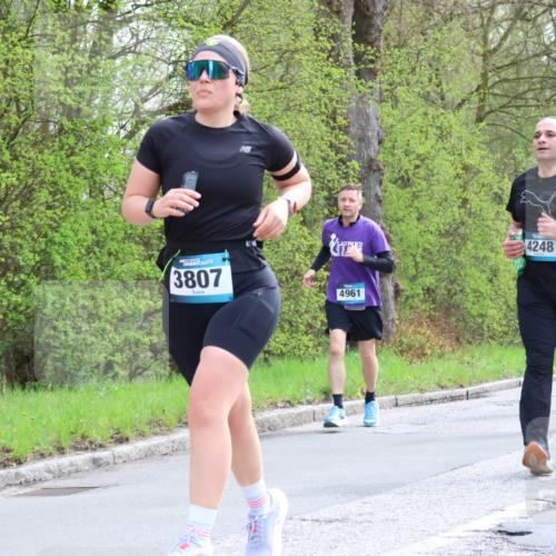 12.04.2026 - 45. Internationalen Wilhelmsburger Insellauf Yannick Fuchs http://msf.ph/oto/9505772 12.04.2026 12:58:15 Laufen 3807, 4961, 4248, 2001 meine-sportfotos.de