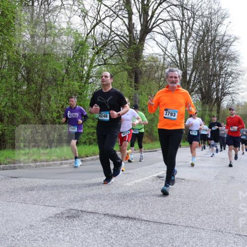 12.04.2026 - 45. Internationalen Wilhelmsburger Insellauf Yannick Fuchs http://msf.ph/oto/9505781 12.04.2026 12:58:17 Laufen 4961, 4248, 5624, 5611, 3793, 4116 meine-sportfotos.de