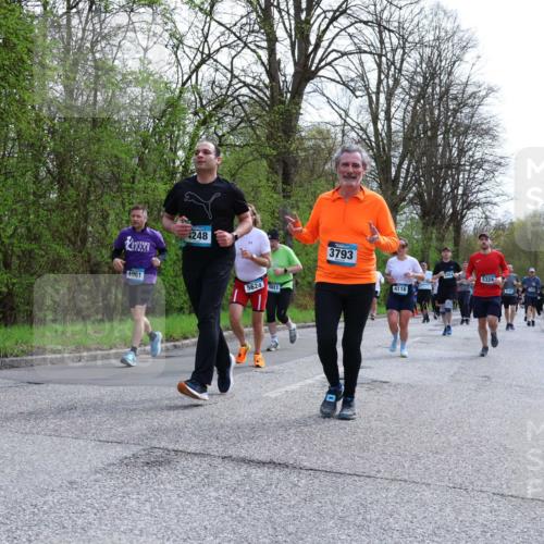 12.04.2026 - 45. Internationalen Wilhelmsburger Insellauf Yannick Fuchs http://msf.ph/oto/9505782 12.04.2026 12:58:17 Laufen 4961, 4248, 5624, 5611, 3793, 4116, 5324 meine-sportfotos.de
