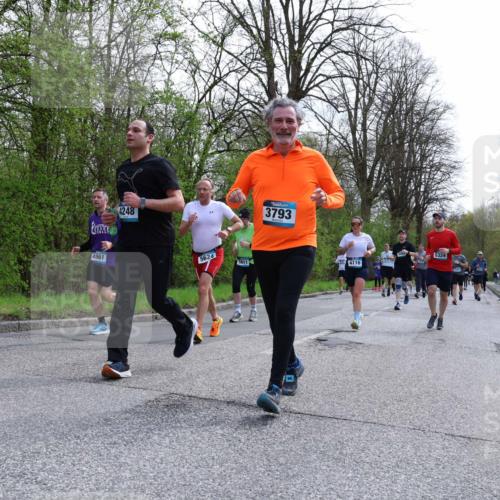 12.04.2026 - 45. Internationalen Wilhelmsburger Insellauf Yannick Fuchs http://msf.ph/oto/9505784 12.04.2026 12:58:17 Laufen 4961, 4248, 3793, 5624, 5611, 4116, 5324 meine-sportfotos.de