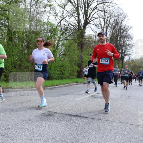 12.04.2026 - 45. Internationalen Wilhelmsburger Insellauf Yannick Fuchs http://msf.ph/oto/9505793 12.04.2026 12:58:19 Laufen 4116, 5611, 545, 5324, 4102 meine-sportfotos.de