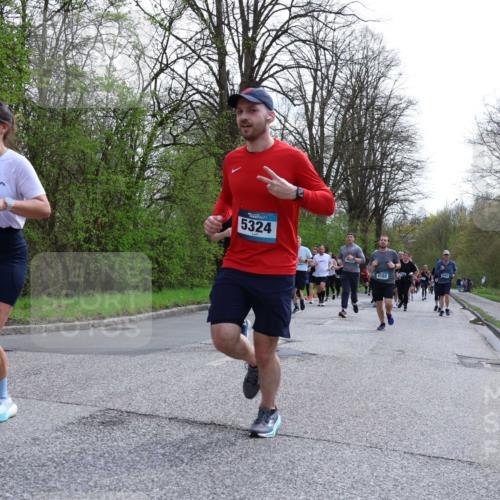 12.04.2026 - 45. Internationalen Wilhelmsburger Insellauf Yannick Fuchs http://msf.ph/oto/9505794 12.04.2026 12:58:19 Laufen 4116, 5324, 4102 meine-sportfotos.de