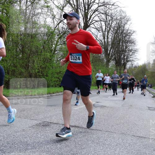 12.04.2026 - 45. Internationalen Wilhelmsburger Insellauf Yannick Fuchs http://msf.ph/oto/9505795 12.04.2026 12:58:20 Laufen 116, 5324, 4102 meine-sportfotos.de