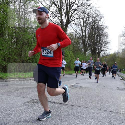 12.04.2026 - 45. Internationalen Wilhelmsburger Insellauf Yannick Fuchs http://msf.ph/oto/9505796 12.04.2026 12:58:20 Laufen 5324, 4102 meine-sportfotos.de