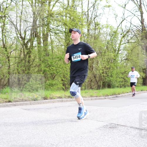 12.04.2026 - 45. Internationalen Wilhelmsburger Insellauf Yannick Fuchs http://msf.ph/oto/9505798 12.04.2026 12:58:21 Laufen 5454, 4102 meine-sportfotos.de