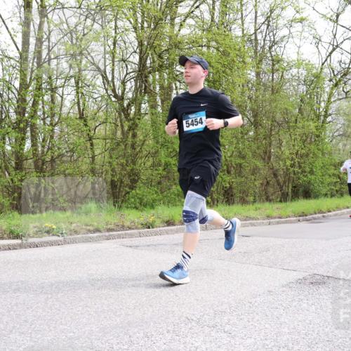 12.04.2026 - 45. Internationalen Wilhelmsburger Insellauf Yannick Fuchs http://msf.ph/oto/9505799 12.04.2026 12:58:21 Laufen 5454, 2001 meine-sportfotos.de