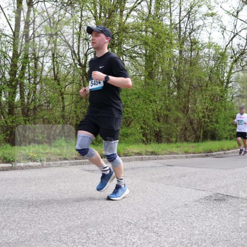 12.04.2026 - 45. Internationalen Wilhelmsburger Insellauf Yannick Fuchs http://msf.ph/oto/9505800 12.04.2026 12:58:21 Laufen 5454, 2001 meine-sportfotos.de