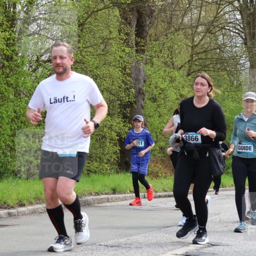12.04.2026 - 45. Internationalen Wilhelmsburger Insellauf Yannick Fuchs http://msf.ph/oto/9505810 12.04.2026 12:58:24 Laufen 4652, 11, 3866, 5760, 305 meine-sportfotos.de