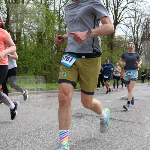 12.04.2026 - 45. Internationalen Wilhelmsburger Insellauf Yannick Fuchs http://msf.ph/oto/9505832 12.04.2026 12:58:28 Laufen 210, 761, 3440, 4091, 3571 meine-sportfotos.de