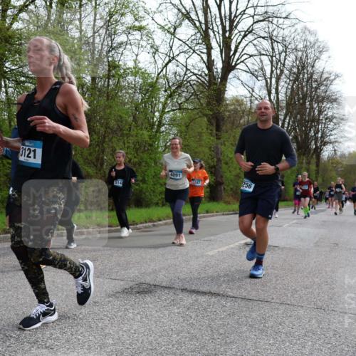 12.04.2026 - 45. Internationalen Wilhelmsburger Insellauf Yannick Fuchs http://msf.ph/oto/9505840 12.04.2026 12:58:30 Laufen 3121, 5148, 4091, 256 meine-sportfotos.de