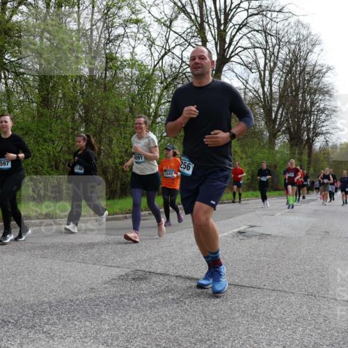 12.04.2026 - 45. Internationalen Wilhelmsburger Insellauf Yannick Fuchs http://msf.ph/oto/9505842 12.04.2026 12:58:30 Laufen 5597, 5148, 4091, 3247, 256, 4391 meine-sportfotos.de