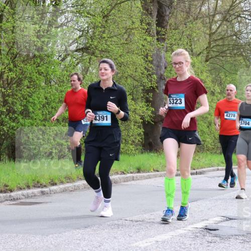 12.04.2026 - 45. Internationalen Wilhelmsburger Insellauf Yannick Fuchs http://msf.ph/oto/9505852 12.04.2026 12:58:33 Laufen 52, 4391, 5323, 4278, 5704, 5646, 5287 meine-sportfotos.de