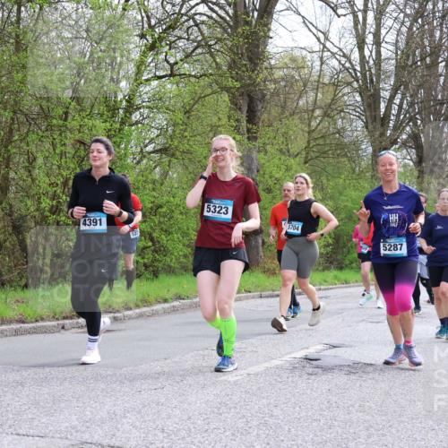 12.04.2026 - 45. Internationalen Wilhelmsburger Insellauf Yannick Fuchs http://msf.ph/oto/9505856 12.04.2026 12:58:34 Laufen 4391, 5323, 522, 5704, 5287, 4798, 23 meine-sportfotos.de