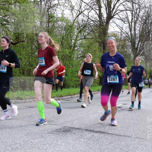 12.04.2026 - 45. Internationalen Wilhelmsburger Insellauf Yannick Fuchs http://msf.ph/oto/9505861 12.04.2026 12:58:35 Laufen 4391, 323, 5704, 5287, 2315, 4798 meine-sportfotos.de