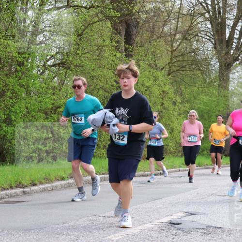 12.04.2026 - 45. Internationalen Wilhelmsburger Insellauf Yannick Fuchs http://msf.ph/oto/9505896 12.04.2026 12:58:43 Laufen 5762, 132, 5305, 2742, 5443, 2982, 2011, 5830 meine-sportfotos.de