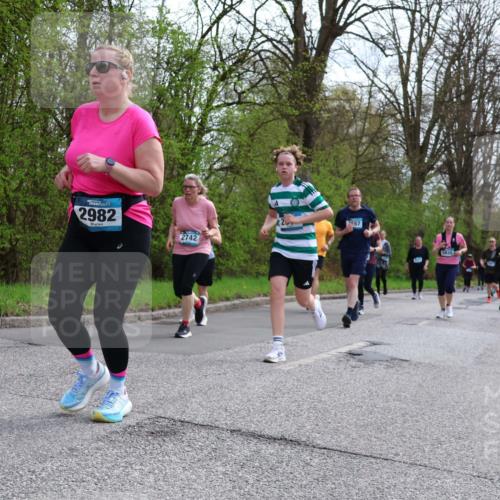 12.04.2026 - 45. Internationalen Wilhelmsburger Insellauf Yannick Fuchs http://msf.ph/oto/9505911 12.04.2026 12:58:46 Laufen 2982, 2742, 2557 meine-sportfotos.de