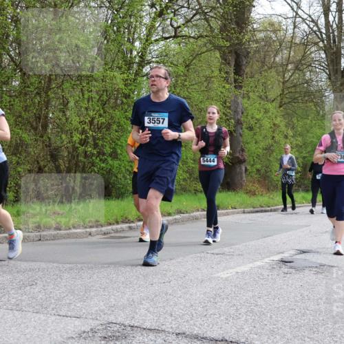 12.04.2026 - 45. Internationalen Wilhelmsburger Insellauf Yannick Fuchs http://msf.ph/oto/9505915 12.04.2026 12:58:48 Laufen 5305, 3557, 5444, 4436, 30, 4280 meine-sportfotos.de
